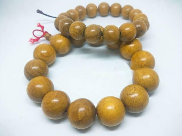 Chuỗi gỗ đào khắc chữ Phúc, Lộc, Thọ