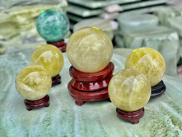 Ý nghĩa và nguồn gốc của quả cầu phong thủy mệnh Kim